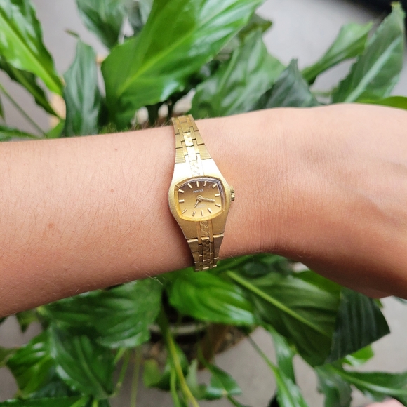 Vintage Perfex 17 Jewels Incabloc Classic Gold Watch - Picture 1 of 10